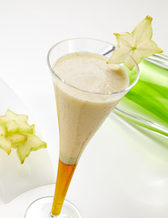 Bebida-de-pessego-com-carambola-e-mel